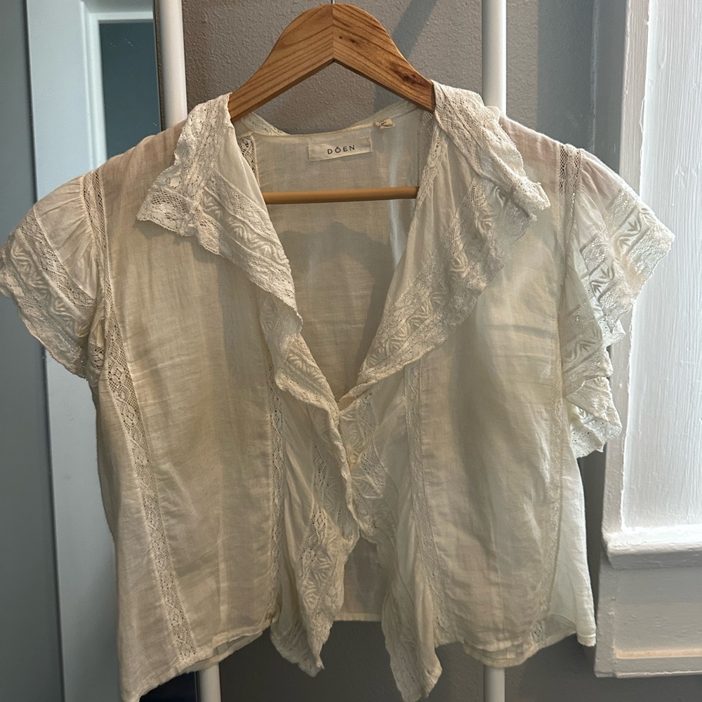 Doen Ivory Lace Trim Blouse